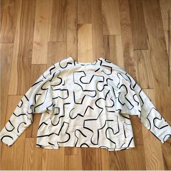 ASOS Design Batwing Sleeve Wrap Back Abstract Print White Top NEW - Picture 3 of 11